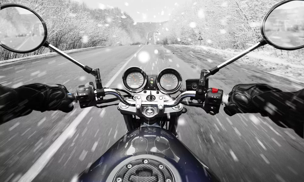 Οδήγηση το χειμώνα με μοτοσικλέτα: Τι πρέπει να προσέχουμε