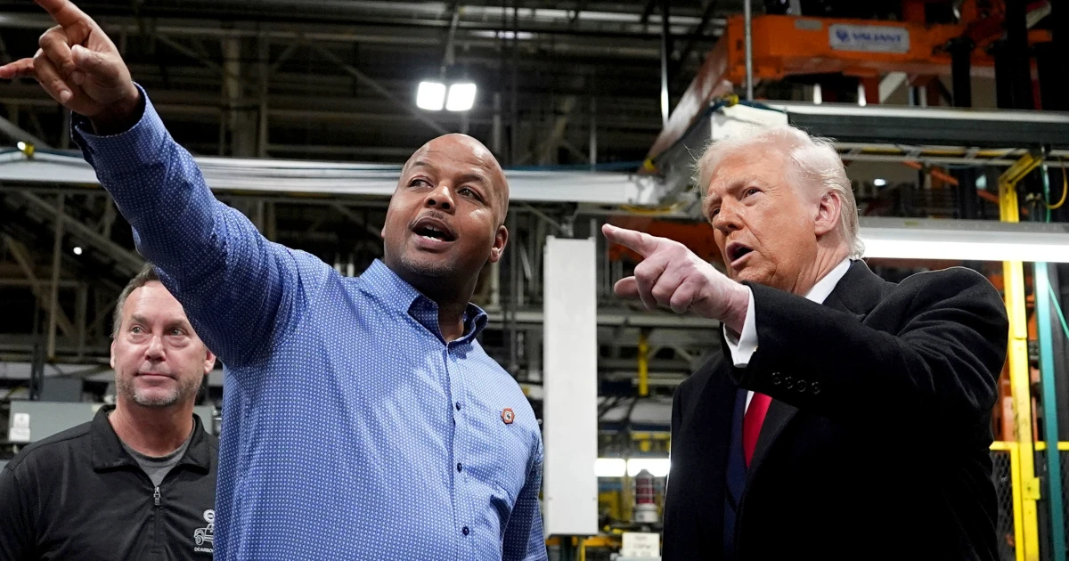Τι συνέβη στον εργαζόμενο της Ford που την είπε στον Τράμπ