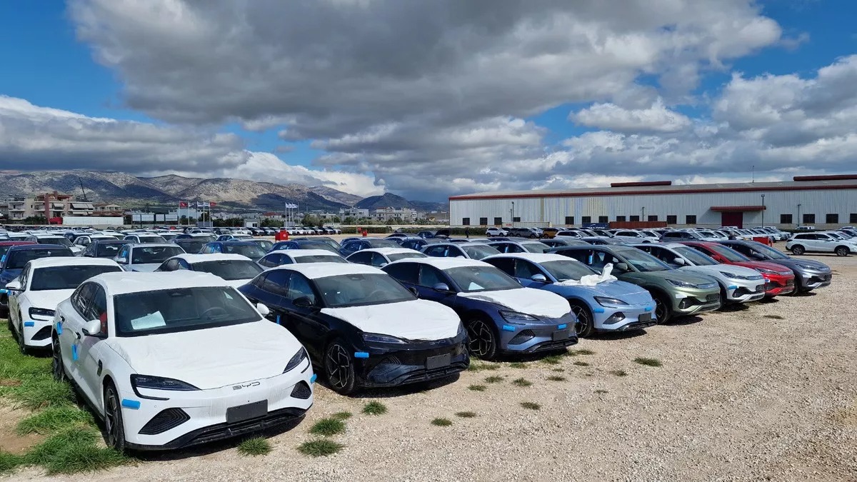 Η Κομισιόν βάζει δύσκολα στα κινεζικά EV