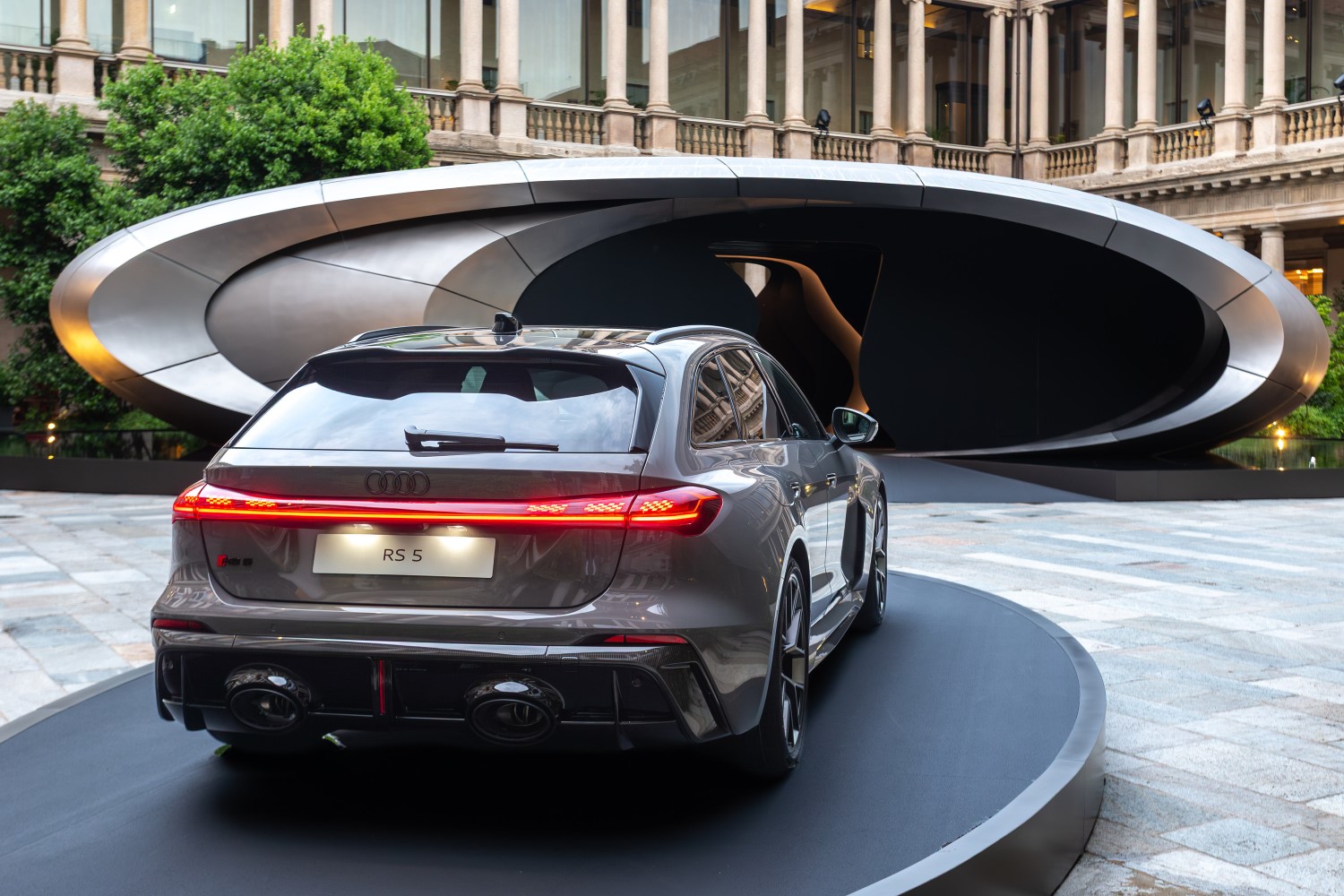 Η Audi φέρνει τη φιλοσοφία της σχεδίασης στον κόσμο της αρχιτεκτονικής