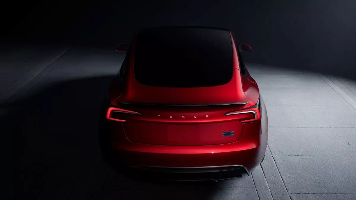Έρχεται Tesla Model 3 Plaid με τρεις ηλεκτροκινητήρες;