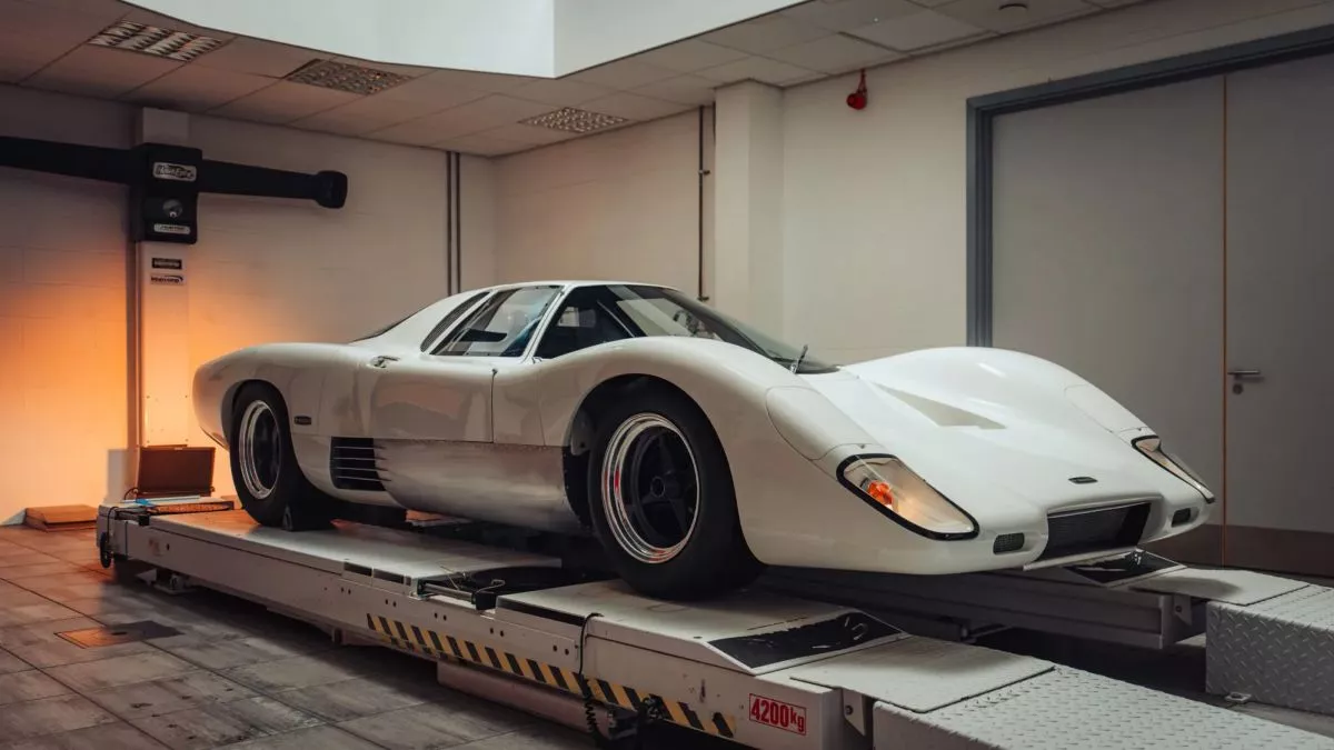 Ξυπνά η McLaren που ο θρυλικός Bruce δεν πρόλαβε να ολοκληρώσει (video)