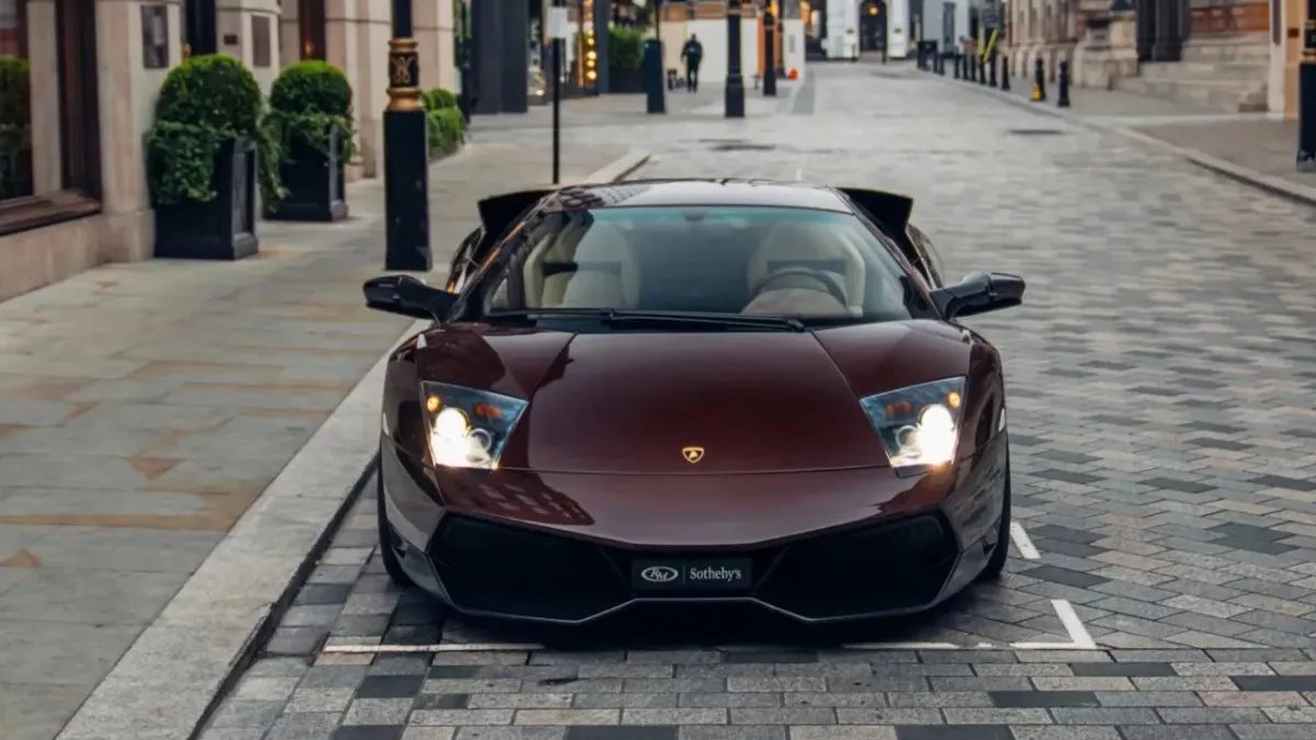 Η τελευταία Lamborghini με χειροκίνητο κιβώτιο είναι για πολύ ψαγμένους!