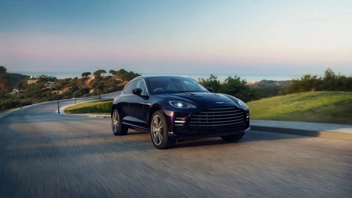 Η Aston Martin DBX έχει πλέον και έκδοση GT με 727 ίππους