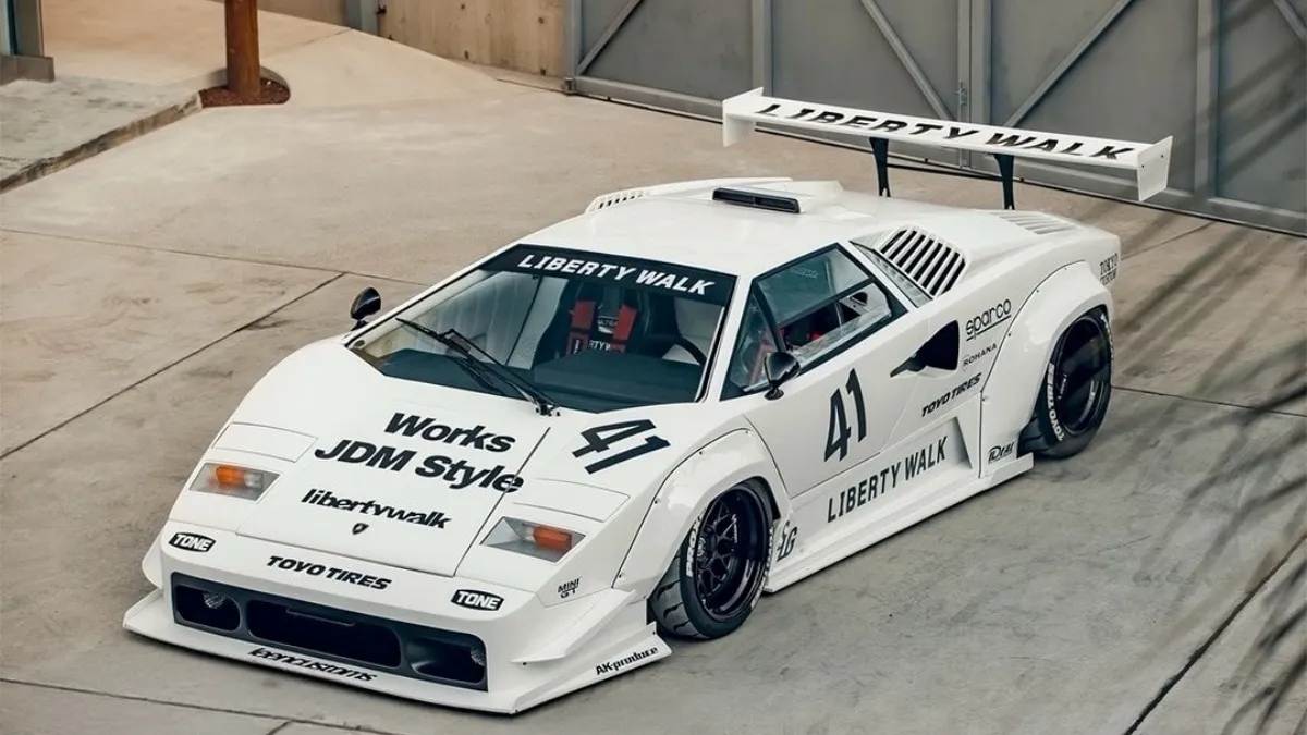Η Lamborghini Countach της Liberty Walk είναι «τούμπανο»