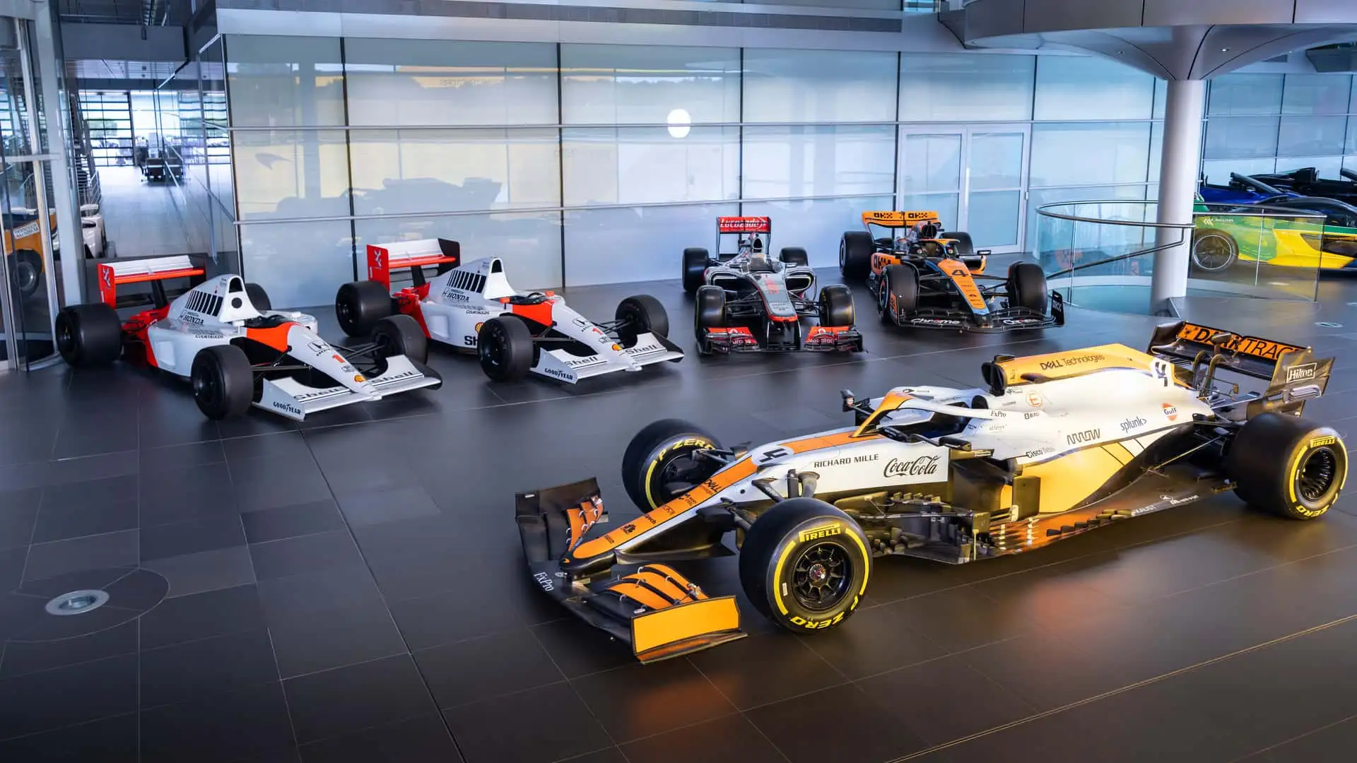Η McLaren πουλά πέντε μονοθέσια-θρύλους για να μην καταλήξουν σε μουσεία